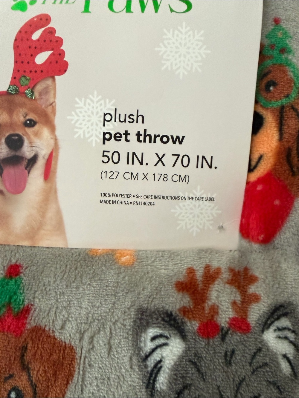 Deck The Paws Soft Plush Luxury Throw Blanket Size 50x70In NWT! - Picture 2 of 4